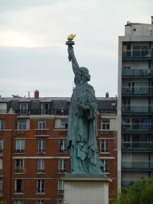 Estatua libertad paris